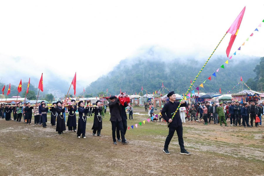 Đặc sắc lễ hội Lồng tồng Ba Bể