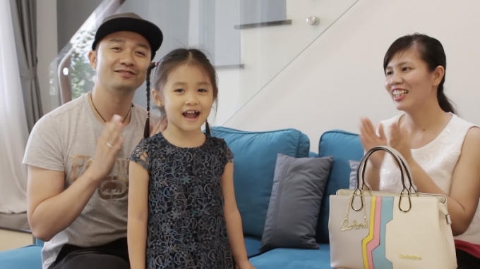 Vợ chồng chị Bích Thảo (Quận 6) chia sẻ: “Sau khi tham quan Melosa Garden, tôi đã hoàn toàn yên tâm về chất lượng công trình, không gian sống trong lành, xanh mát và cũng rất ấn tượng với nhịp sống sôi động tại dự án này.”