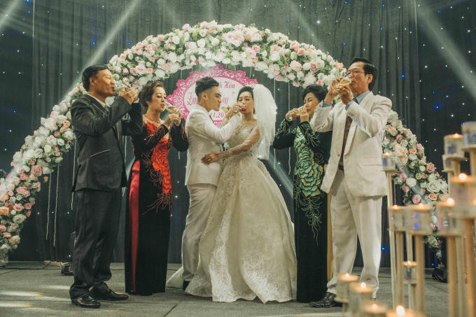 Toàn cảnh tiệc cưới như cổ tích của cháu gái NSƯT Vũ Linh