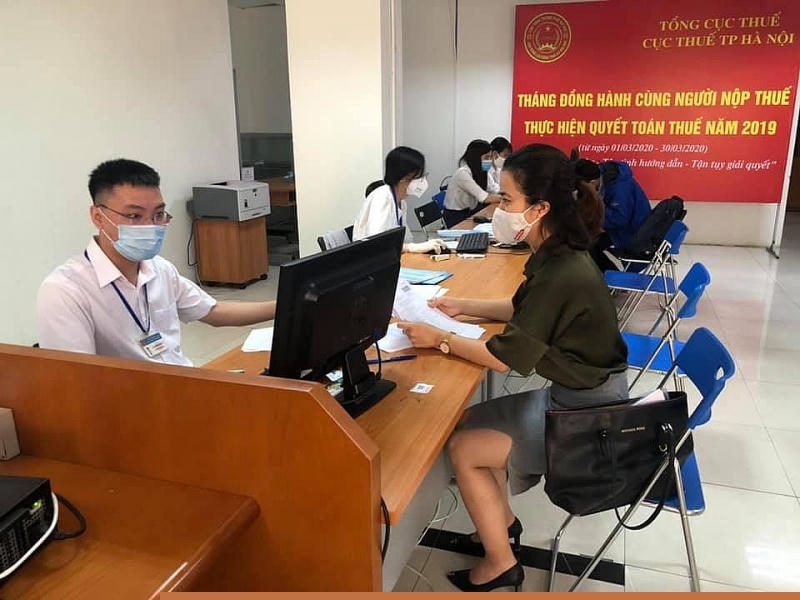 Dịch bệnh Covid-19 đã làm ảnh hưởng tới công tác thu nợ của ngành Thuế. Ảnh Thùy Linh.