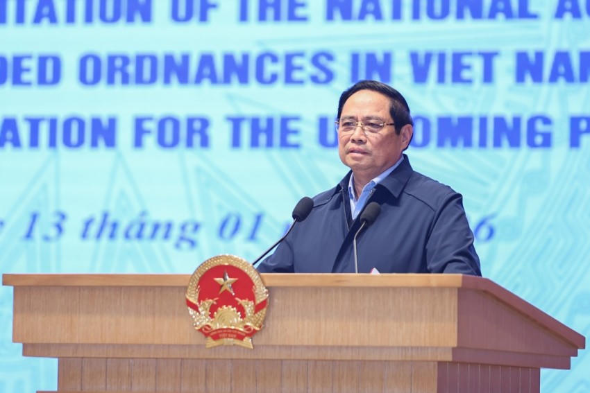 Thủ tướng Phạm Minh Chính yêu cầu làm sạch ô nhiễm bom mìn vào năm 2045. Ảnh; Nhật Bắc