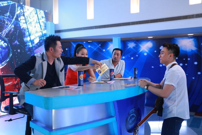 Tập 2 Vietnam Idol: Thu Minh rưng rưng khi nghe b&agrave;i h&aacute;t về Trần Lập của ch&agrave;ng trai vi&ecirc;m m&agrave;ng n&atilde;o