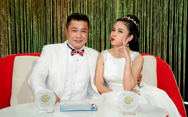 Chung kết Cặp Đôi Hài Hước: Lý Hùng - Việt Trinh diện trang phục cưới lộng lẫy