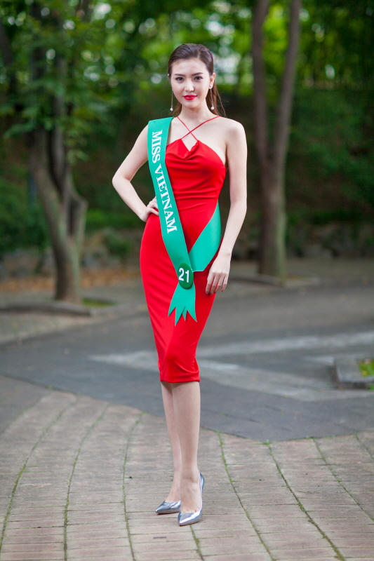 Hoa hậu Ngọc Duy&ecirc;n ấn tượng trong clip quảng b&aacute; Miss Global Beauty Queen 2017