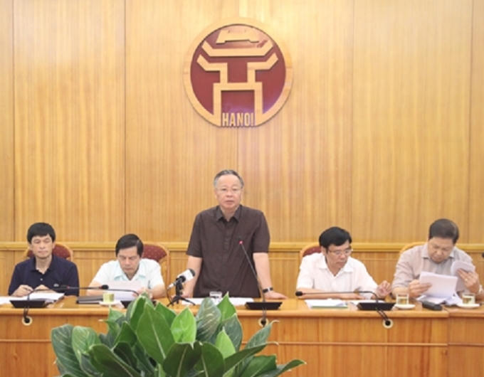 Phó Chủ tịch UBND TP Hà Nội chỉ đạo tại hội nghị phòng chống cơn bão số 7.