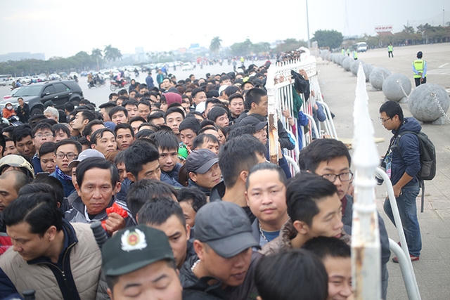 Nhiều người tỏ vẻ mệt mỏi