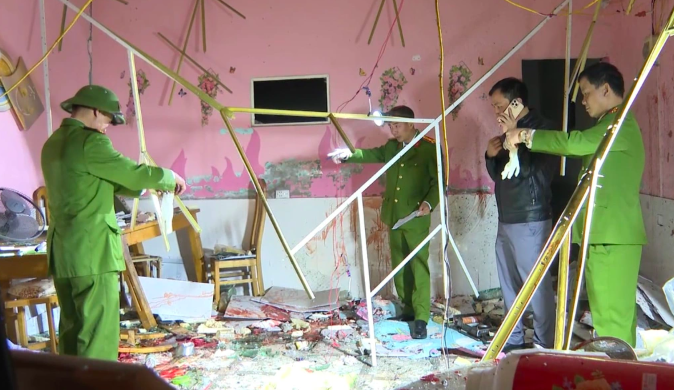 Lực lượng chức năng Công an tỉnh Thanh Hoá tiến hành khám nghiệm hiện trường điều tra làm rõ vụ việc. (Ảnh: Công an Thanh Hóa).