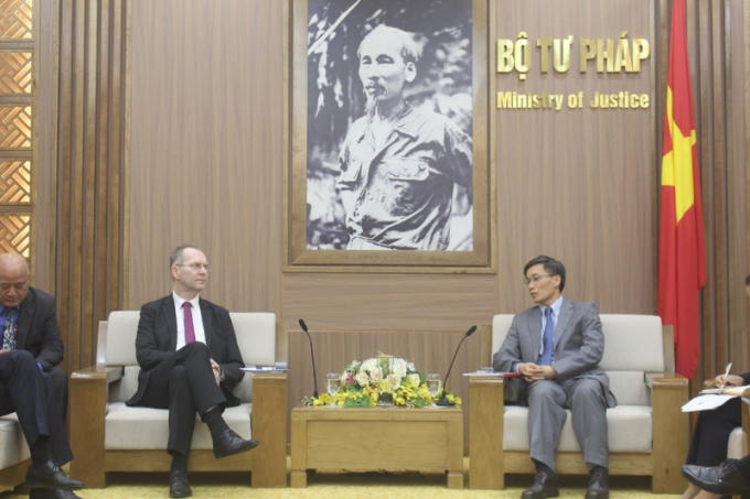 Anh196.