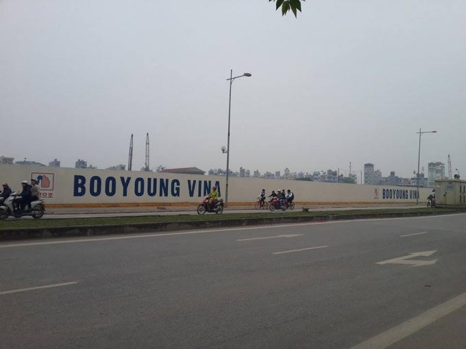 Dự án nằm trên trục đường chính KĐT Mỗ Lao, được đánh giá là một lợi thế lớn trong việc phát triển khu nhà ở và chung cư cao tầng.
