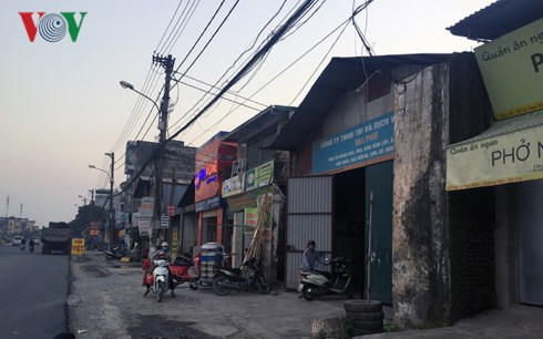 Gần 200 hộ dân ở phường Yên Sở phải sống hơn chục năm nay trong những ngôi nhà cũ xuống cấp.