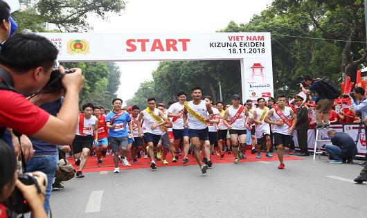 Toyota Việt Nam đồng h&agrave;nh c&ugrave;ng Giải chạy tiếp sức Kizuna Ekiden 2018