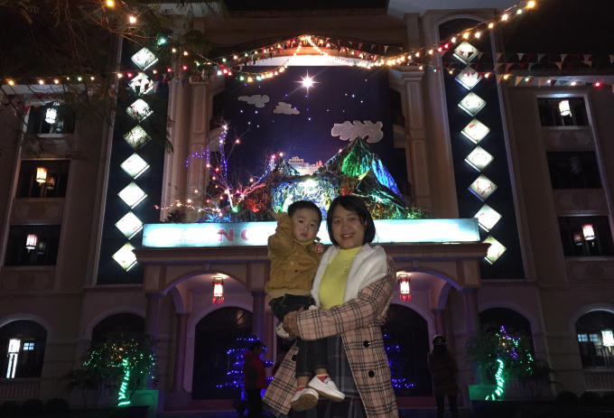 Giáng sinh về làm cho Cố đô Huế vốn đã dịu kỳ càng thêm lung linh rực rỡ.