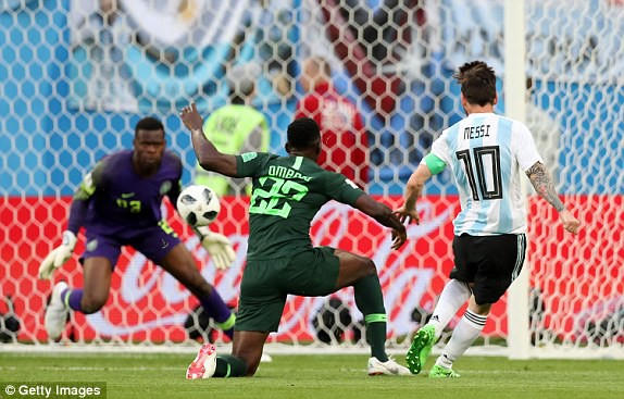 Tình huống Messi ghi bàn mở tỷ số cho Argentina