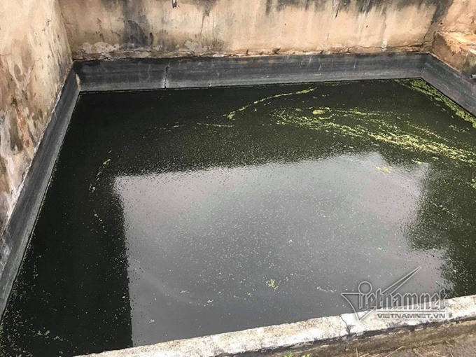 Nước phía trong nhà máy rác.