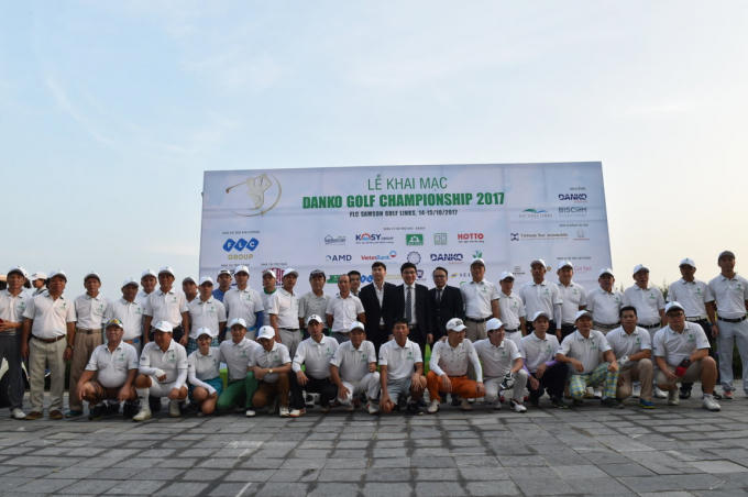 Các golfer tham dự Danko Golf Championship 2017.