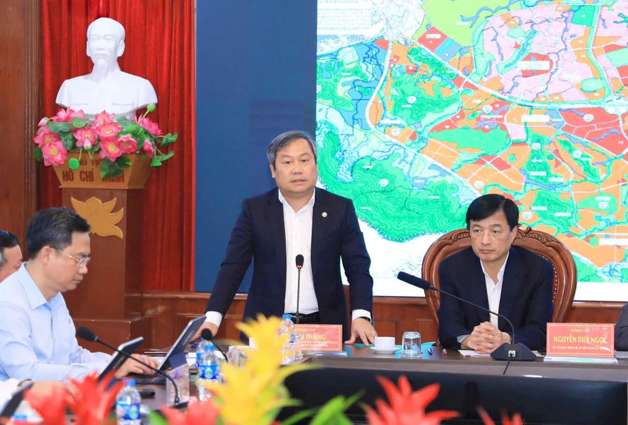 Chủ tịch UBND thành phố Hà Nội Vũ Đại Thắng phát biểu tại buổi làm việc. Ảnh: Phạm Linh.