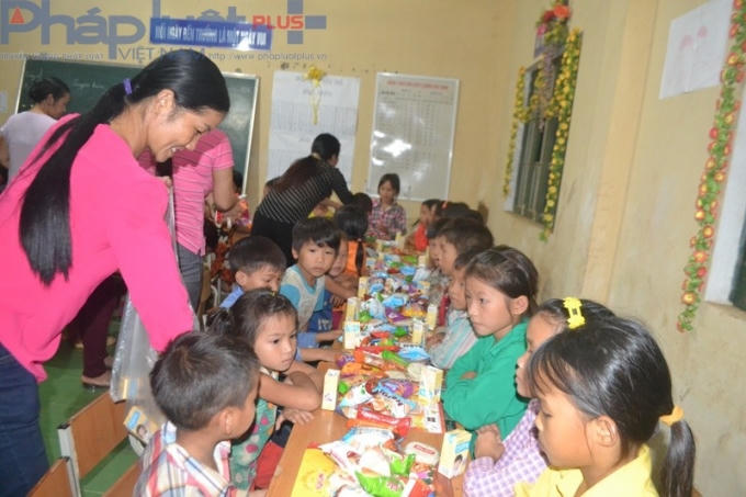 Chùm ảnh: Nơi những đứa trẻ không có tết Trung thu