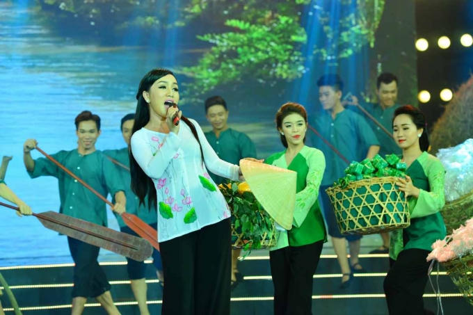 Nhật Kim Anh làm khán giả