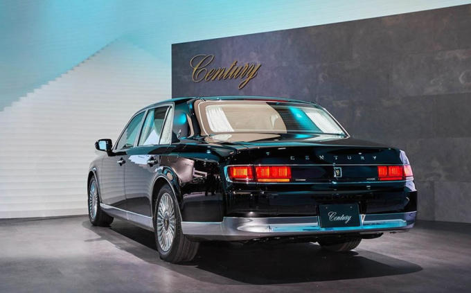 Toyota Century 2018: 'Rolls-Royce' Nhật Bản, ngang gi&aacute; si&ecirc;u xe