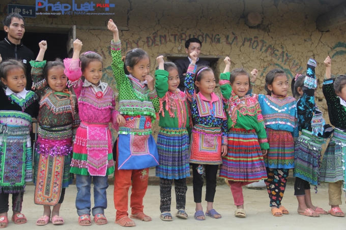 Nhìn các học sinh thân yêu của mình ngày một trưởng thành là động lực cho các thầy cô cố gắng công hiến với nghề.