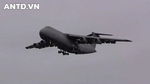  Máy bay vận tải khổng lồ C-5 Galaxy của Mỹ