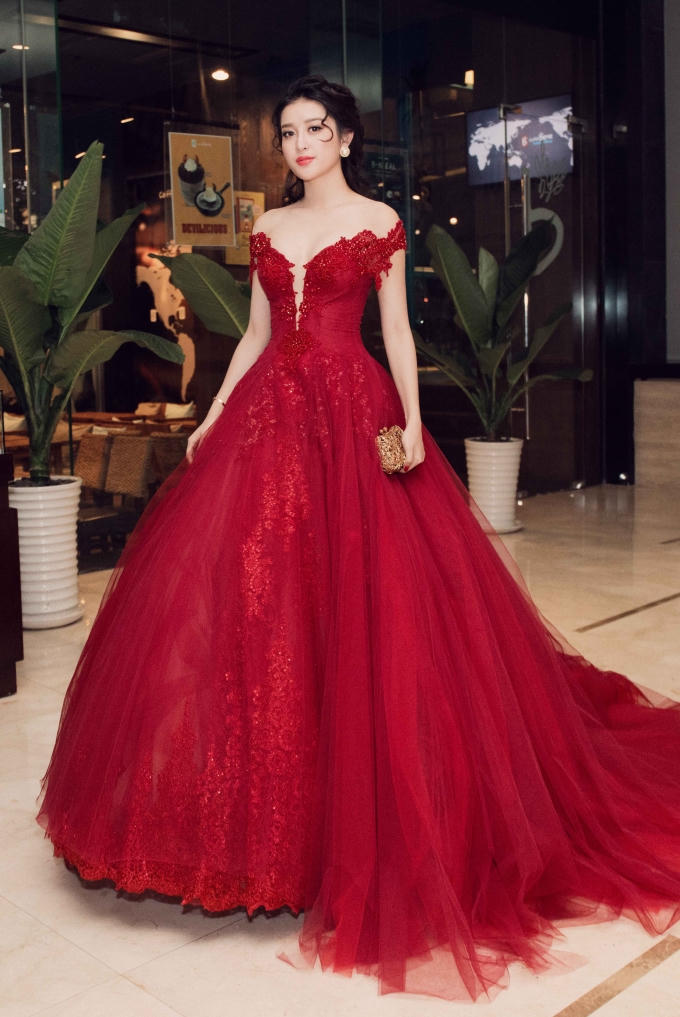 Ngắm những nàng “công chúa” đẹp nhất trong showbiz Việt