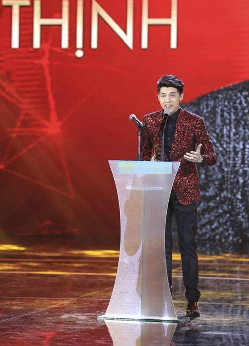 Trấn Th&agrave;nh &ldquo;bội thu&rdquo; tại HTV Awards 2016