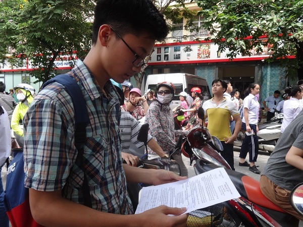 Chia sẻ về đề thi năm nay, em Nguyễn Thái Trọng Dương -THCS Nam Trung Yên cho biết: “Đề thi năm nay không quá khó, em làm được hết vì trong quá trình ôn tập em đã ôn rất kỹ".