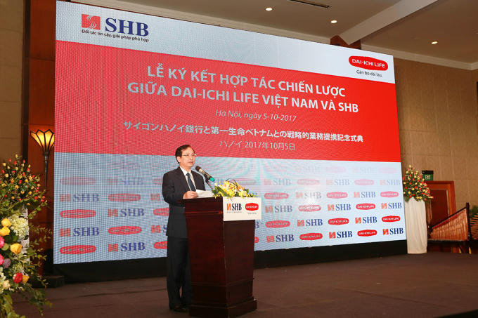 Phó Thống đốc NHNN VN Đào Minh Tú đánh giá cao việc một trong những ngân hàng TMCP lớn nhất Việt Nam là SHB mở rộng hợp tác chiến lược lâu dài với một định chế tài chính như Dai-ichi Life