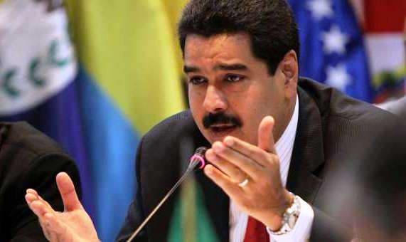 Tổng thống Venezuela, ông Nicolás Maduro đưa ra một động thái đầy bất ngờ nhằm khôi phục sự ổn định của nền kinh tế đang trên bờ vực suy thoái. (Ảnh: The Daily Journalist)