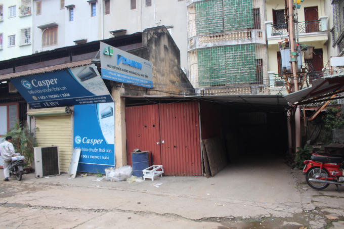 Theo th&ocirc;ng tin ch&uacute;ng t&ocirc;i ghi nhận được tại đ&acirc;y, một phần khu đất tại địa chỉ 213 Nguyễn Khang đang được cho c&aacute;c đơn vị kh&aacute;c thu&ecirc;.