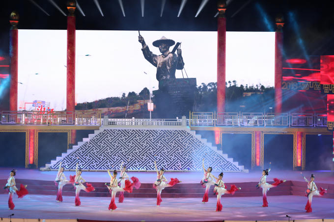 Đoàn nghệ thuật đến từ Triết Giang - Trung Quốc.