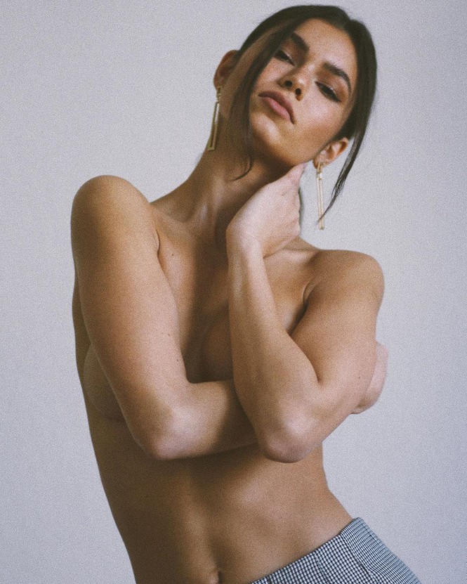 Mỹ nhân thông thạo 4 thứ tiếng Sohni Ahmed táo bạo bán nude - ảnh 4