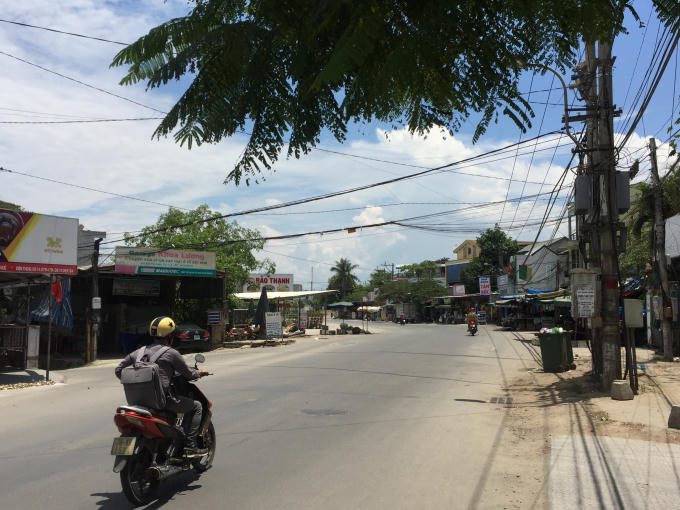 Khu vực được cho là đối tượng đã quậy phá trong sáng sớm cùng ngày, trước khi có hành vi khống chế con tin ở một Công ty trên đường Bùi Thị Xuân.