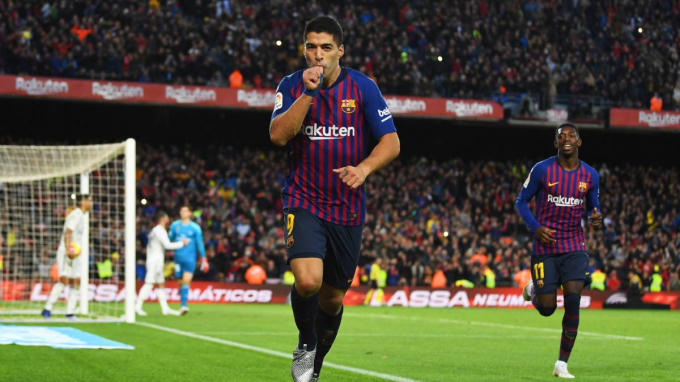Suarez lập hat-trick ở Siêu kinh điển.