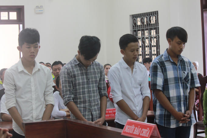 Các bị cáo trong vụ án này đối diện mức án cả 100 năm tù.