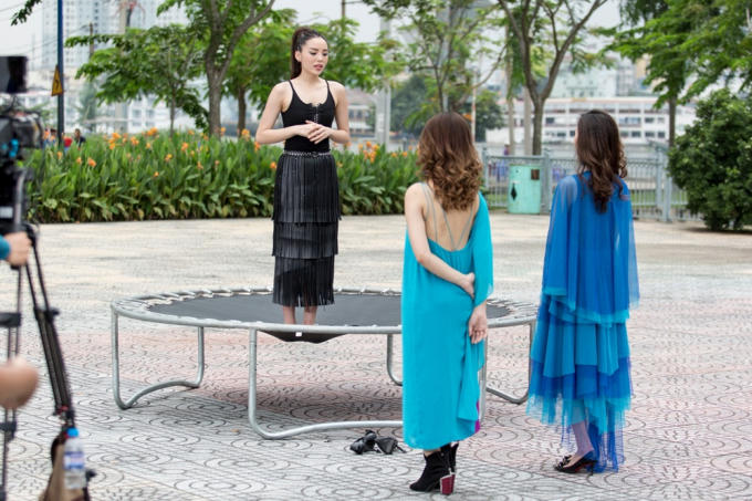 Kỳ Duyên chiến thắng thẳng tay loại Thùy Dung