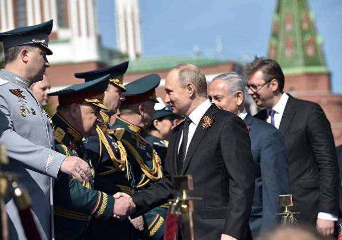 Tổng thống Putin cũng có mặt tham dự Lễ diễu binh ngày 9/5 tại Quảng trường Đỏ.