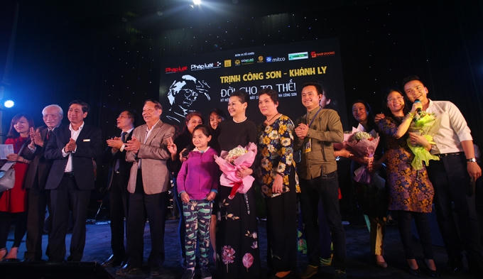 Kh&aacute;nh Ly hết m&igrave;nh trong