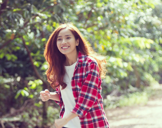 Bella Mai hoá thân thành cô con gái quê mùa hiền lành, chất phác của danh hài Tấn Beo.