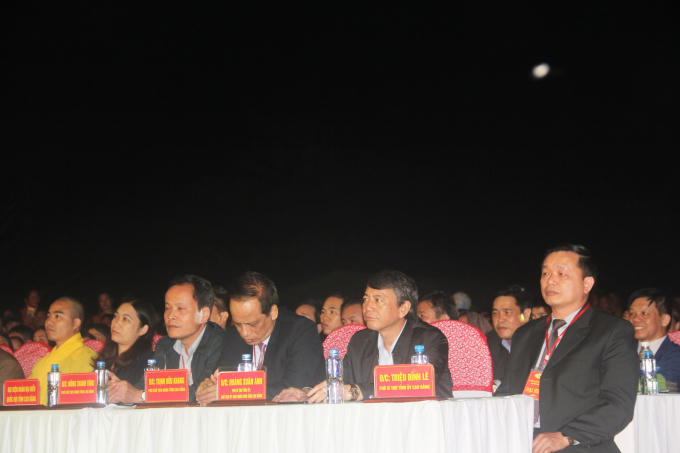 Các Đại biểu đến tham dự lễ khai mạc.