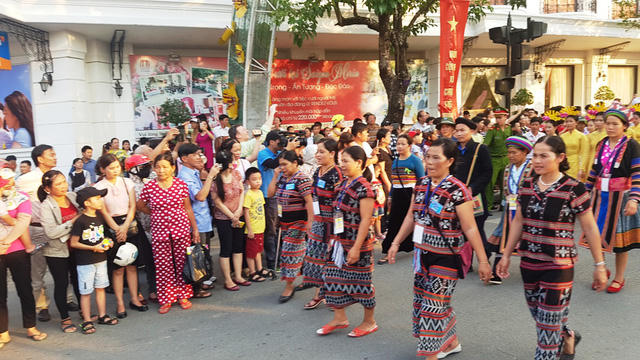 Những nữ nghệ nhân dệt Zèng, A Lưới, Thừa Thiên Huế.