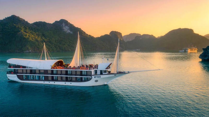 Việt Nam là Điểm đến du thuyền trên sông tốt nhất châu Á năm 2021.