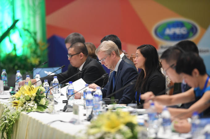 Các Thứ trưởng Tài chính và Phó Thống đốc Ngân hàng Trung ương cũng cho ý kiến về Bản Tuyên bố chung của các Bộ trưởng Tài chính.