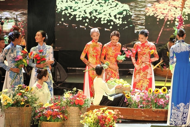 Duy&ecirc;n d&aacute;ng Việt Nam 28: Mang cả m&ugrave;a xu&acirc;n l&ecirc;n s&acirc;n khấu