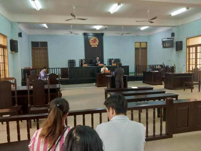 Quang cảnh bên trong phiên tòa.