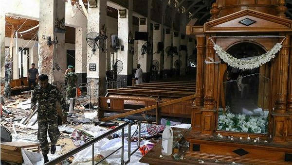 Cảnh hoang t&agrave;n sau một vụ nổ.