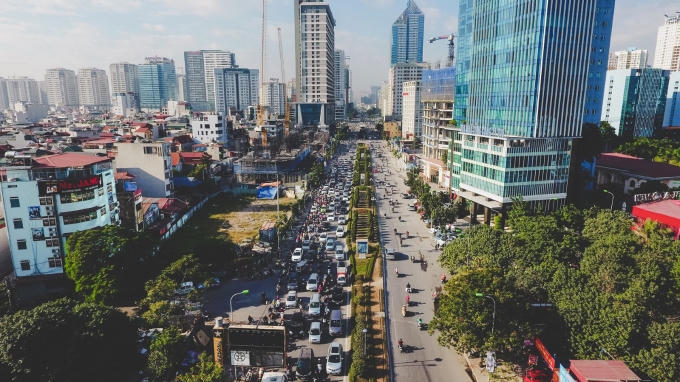 Khi nhìn vào những công trình xây dựng đang ngổn ngang ở 2 bên đường, mật độ dân cư quá dày đặc trong tương lai là điều ai cũng có thể nhìn thấy.