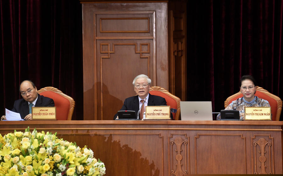 Tổng Bí thư, Chủ tịch nước Nguyễn Phú Trọng, Thủ tướng Nguyễn Xuân Phúc và Chủ tịch Quốc hội Nguyễn Thị Kim Ngân tại phiên bế mạc Hội nghị Trung ương 12. Ảnh: VGP/Nhật Bắc