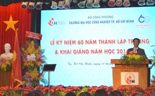 Phó Thủ tướng Vũ Đức Đam phát biểu tại lễ kỷ niệm 60 năm thành lập Đại học Công nghiệp TP HCM. (Ảnh: Báo Đại Đoàn Kết)